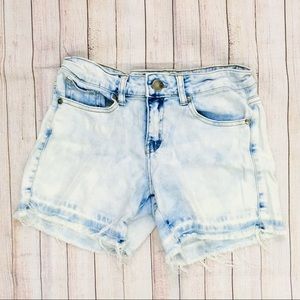 VIP Jeans Bleached Distressed Shorts Size 3/4